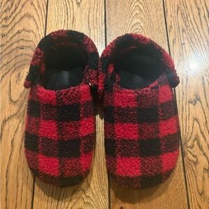 NWOT Croc Slippers